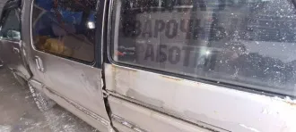 Легковой автомобиль Toyota Town Ace, 1991 г.в., цвет: светло-серый, г/н: В713НО41, модель, номер двигателя: 2139291, номер кузова: CR305089590, мощность двигателя, лс (кВт): 88 (65), объем двигателя, см.куб: 1974, разрешенная максимальная масса: 2020 кг, масса без нагрузки: 1580 кг.