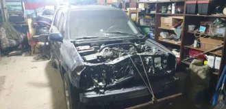 транспортное средство – легковой автомобиль марка/модель – SUZUKI GRAND VITARA, VIN: JSAFTL52V00257013, г.р.з. В861ВЕ41, 2005 г.в., цвет – синий, ПТС – 77ТН257909.  Автомобиль в аварийном состоянии, требующий капитального ремонта. Повреждения: капот, бампер, ноускат, радиатор охлаждения двигателя…
