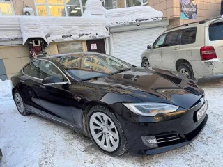 Tesla Model S 2016 года, 649 л.с., идентификационный номер (VIN) 5YJSA7E27GF154323, М211МТ154, год выпуска 2016, цвет черный