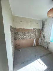 Квартира 50 кв.м. в Московской области, Павло-Посадский городской округ, деревня Евсеево, дом 27а, квартира 59. Общая долевая собственность, доля в праве 5/6. Находится в залоге у ПАО "Sberbank". Кадастровый номер: 50:17:0000000:44172.