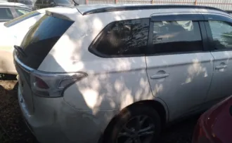 Mitsubishi Outlander 2014 Легковой автомобиль Mitsubishi Outlander, 2014 года выпуска, VIN Z8TXTGF2WDM042501.