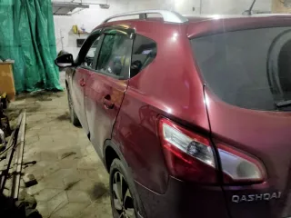 Nissan Qashqai 2011 года выпуска, VIN SJNFBNJ10U2251609.