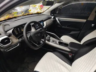 Toyota Camry 2015 года, пробег 42 тыс. км. Техническое состояние удовлетворительное, имеются сколы на капоте. Автомобиль требует некоторого ремонта и замены мелких расходных материалов и деталей. Состояние салона и кузова видно на фотографиях.