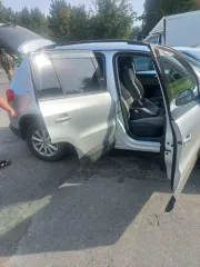 Volkswagen Tiguan 2010, автомобиль марки VOLKSWAGEN, модель Tiguan, 2010 года выпуска, VIN:XW8ZZZ5NZAG102105. Организатор торгов без совместного присутствия обеспечивает возможность ознакомления с подлежащим продаже на торгах имуществом должника и имеющимися в отношении этого имущества…