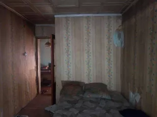 2/4 доли в праве собственности на жилое помещение площадью 61,4 кв.м, кадастровый номер 42:26:0301002:3949, расположенное по адресу: Кемеровская область, г. Ленинск-Кузнецкий, пер. Павленко, д. 36, кв. 1.