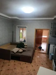 Дом блокированной застройки, площадью: 53,6 кв.м. с кадастровым номером: 45:08:012601:1006, расположенный на земельном участке, площадью: 1 174 кв.м., с кадастровым номером: 45:08:012601:1844; адрес: Российская Федерация, Курганская обл., Кетовский р-он., с. Большое Чаусово, ул. Советская, д. 91…
