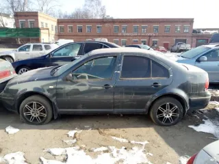 Volkswagen Bora 1999 года, госномер Т397УТ777, VIN WVWZZZ1JZXW616554. Ключи и СТС в наличии. Мощность двигателя 101 л.с., объем 1595 см³, автоматическая коробка передач. Легковой автомобиль.