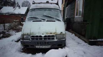 ГАЗ 2705, 2002. Автомобиль ГАЗ, модель: 2705, год изготовления: 2002 г.в., VIN: ХТН27050020242987, г.р.з. Т647УЕ47, вид собственности – совместная с супругом Арефьевым А.А. Автомобиль в неудовлетворительном состоянии, не находу, имеет сквозную коррозию металла по всему кузову, некомплектен…