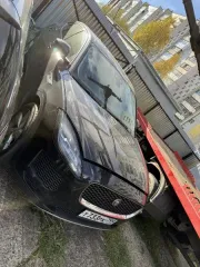 Jaguar E-Pace 2019 транспортное средство Jaguar E-Pace, 2019 года выпуска, цвет – черный, VIN SADFA2BN8L1Z75263, государственный номер Т733РК799. Состояние ТС: на ходу, сколы ЛКП с левой стороны: на пороге, на передней двери и заднем крыле, подкапотное пространство проверено 1 штука (шт) год…