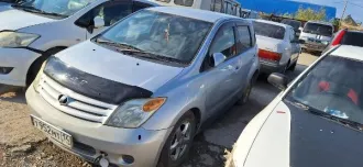 Toyota IST, г/н Т952МТ14, 2006 г.в., серебристый, объем двигателя 1496 куб.см., мощность 109 л.с. Ключи и документы отсутствуют. Модель: Toyota, вид транспорта: Легковой, назначение: pryamie, VIN номер: -, марка: Ist, год выпуска: 2006.
