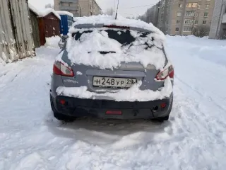 Nissan Qashqai 2010 года, серый, госномер Н248УР29, VIN SJNFAAJ10U2157833. ВАЗ 21150 2005 года, светло-серый, госномер К653РР29, VIN XTA21150054054824. Продаются единым лотом для прямого использования. Сопроводительные документы отсутствуют.