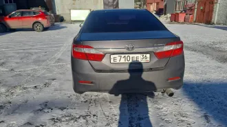 Toyota Camry 2013 года выпуска, VIN: XW7BH4FKX0S006757, номер кузова: XW7BH4FKX0S006757, цвет кузова: серый металлик, мощность: 109 кВт/148 л.с. Осмотр по предварительной записи по телефону 89247734097 или по электронной почте: au.lebedevad@yandex.ru