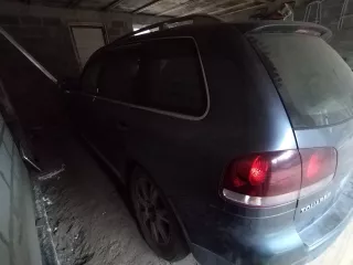 Volkswagen Touareg, 2007, VIN WVGZZZ7LZ7D073405, обремененное залогом ООО МФК "КарМани".