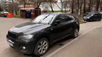 Bmw X6 2010 года, VIN: WBAFG2102BLN92421. Автомобиль не заводится из-за проблем с топливными форсунками. Боковые зеркала - царапины, повреждение лакокрасочного покрытия. Правое переднее крыло - скол, повреждение лакокрасочного покрытия (закрыто пленкой). Правый передний подкрылок - кустарная…