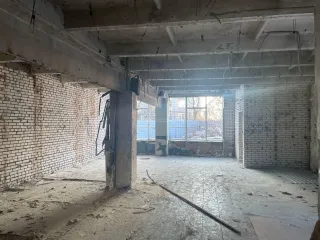 Здание магазина 282,9 кв.м, земельный участок 1 006 кв.м, Ленинградская область. Здание нежилое (здание магазина), площадь 282,9 кв. м, кадастровый номер 47:20:0905001:99. Земельный участок, категория земель: земли населённых пунктов, виды разрешенного использования: торговля, площадь: 1 006 +/- 11…