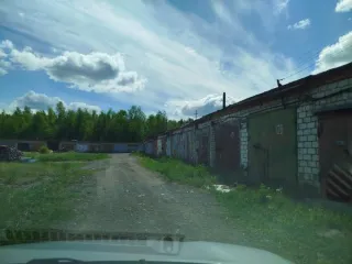 Гаражный бокс площадью 18,2 кв. м, кадастровый номер 27:22:0020203:410. Расположен в Хабаровском крае, г. Комсомольск-на-Амуре, п. Малая Хапсоль, гаражно-строительный потребительский автокооператив "Хапсоль-1", бокс 141. Вид ограничений и обременений: запрещение регистрации. Общая площадь: 18.2…