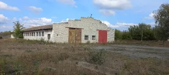 Здание автогаража здание автогаража площадью 926,2 кв.м, кадастровый номер 73:07:070804:666, расположенное по адресу: Ульяновская область, Майнский район, с.Загоскино, ул.Колхозная, расположенное на земельном участке с кадастровым номером 73:07:070804:708, площадью 1115 кв.м, категория земель…