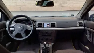 Opel Vectra C Caravan (универсал), 2004 года выпуска, идентификационный номер (VIN) W0L0ZCF3541079003, государственный регистрационный знак У213НР138, цвет тёмно-синий, двигатель дизельный 2.2 DTI, коробка передач механическая. Имущество в залоге не состоит. Транспортное средство реализуется в том…