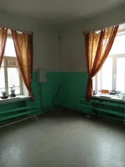 Здание школы 829,2 кв.м с земельным участком 5560 кв.м, Ростовская область. Имущественный комплекс: здание школы, назначение: нежилое, кадастровый номер 61:52:0010009:515, площадью 829,2 кв.м, этажность: 3, литер АА1а, год ввода в эксплуатацию 1914; тепловая сеть, кадастровый номер…