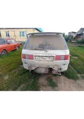 Toyota Ipsum 1996 года, белый цвет. VIN-номер кузова: SXM100016910. Двигатель бензиновый, объем 1998 см³, мощность 140 л.с. (103 кВт). ПТС 54 PA 149249, госномер А239МС154. Максимальная разрешенная масса 1450 кг, снаряженная масса 940 кг. Производство Япония.
