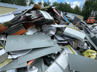 Фрагменты отделяющихся частей ракет-носителей в виде лома черных и цветных металлов, образовавшиеся после разделки и сортировки фрагментов отделяющихся частей РКН после запуска белорусского космического аппарата с космическим аппаратом "Глонасс-К2" №14Л