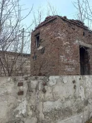 Нежилое здание с земельным участком расположенное по адресу: г. Ачинск, пр. Лапенкова, зд. 5Д Ценовое предложение не менее цены экономической нецелесообразности. В соответствии с информационным сообщением 
Год ввода в эксплуатацию: 1984 
Количество подземных этажей : 1 
Вид ограничений и…