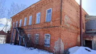 Нежилое здание 391,5 кв.м, Пермский край, Чердынский округ, с. Покча. Кадастровый номер 59:39:0880001:789, количество этажей: 2, в том числе подземных 0, материал наружных стен: кирпич, площадью 391,5 кв.м., расположенное по адресу: Пермский край, Чердынский муниципальный округ, село Покча, улица…