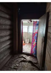 Жилой дом площадью 43.9 кв.м и земельный участок площадью 1615 кв.м. Адрес: Ленинградская область, Бокситогорский район, поселок Заборье, улица Кооперативная, дом 47. Кадастровый номер дома: 47:18:0424001:1356. Кадастровый номер участка: 47:18:0424001:22. Назначение участка: земли населенных…