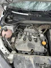 Lada Vesta, 2019 года, 106 л.с., 166157 км. Легковой автомобиль, VIN XTAGFL110LY402545, механическая коробка передач, отсутствует аккумулятор. Возможно потребуется капитальный ремонт ДВС. Находится в залоге у АО "ТБанк".