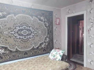 Трёхкомнатная квартира назначение – жилое, общей площадью 65 м2, расположенная по адресу: Вологодская область, муниципальный район Вашкинский, сельское поселение Липиноборское, село Липин Бор, улица Пионерская, дом 24, квартира 4, кадастровый номер: 35:04:0301005:78