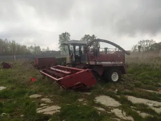Кормоуборочный комбайн КСК-600, 2014 года выпуска, заводской номер 934, государственный регистрационный знак 3580вр33, масса 7780 кг. В комплекте жатка для трав КГС-0200000, заводской номер 995, масса 1700 кг, 2013 года выпуска, и подборщик КГС-0900000, заводской номер 777, масса 860 кг, 2014 года…