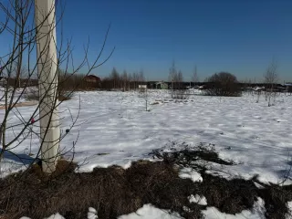 Земельный участок с кадастровым номером 50:18:0040101:464 площадью 890+/-1 кв.м.
Расположенный по адресу Московская область, Можайский район, участок расположен в юго-западной части кадастрового квартала 50:18:0040101 
(В залоге ПАО Сбербанк)