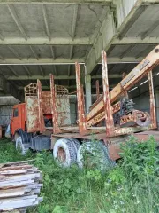 Сзап8357-02 прицеп-сортиментовоз Т8303А, 2008; сортиментовоз 687442 на шасси Камаз-65115, 2009. Грузовой сортиментовоз, грузовой лесовоз (прицеп), адрес: Костромская область, Чухломский район, п. Анфимово. Транспортные средства: грузовой лесовоз, категория ТС – прицеп, марка, модель Сзап8357-02…