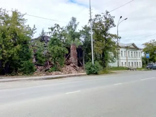 Нежилое здание, 390,2 кв. м, Свердловская обл., Нижний Тагил, ул. Кирова, 21. Нежилое двухэтажное здание, кадастровый номер 66:56:0113002:317, площадью 390,2 кв. метра, расположенное по адресу: Свердловская область, г. Нижний Тагил, улица Кирова, 21. Здание является частью ансамбля объекта…