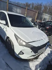 Хендай Солярис 2021 года, белый седан. VIN: Z94K241CBMR262747, госномер Р473АН/05. Объем двигателя 1591 см³, мощность 122.6 л.с., экологический класс 5. Бывший в эксплуатации, имеет физический и моральный износ, требует ремонта. Ключи и документы отсутствуют, наложены запреты на регистрационные…