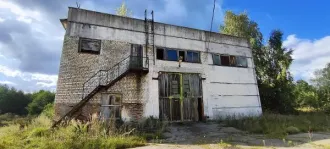 Земельный участок площадью 24300 кв. м с кадастровым номером 21:05:020106:31 и расположенными на нем объектами недвижимости по адресу: Чувашская Республика, г. Шумерля, ул. Радищева, дом 38. Объекты на участке: здание конторы кадастровый номер 21:05:000000:701 площадью 373,3 кв. м; производственная…