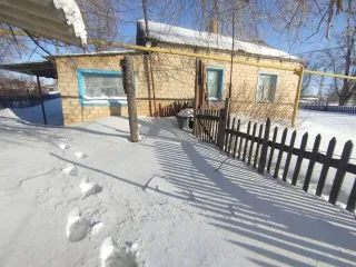 Жилой дом, 38,6 кв.м, Оренбургская область. Дом в Оренбургской обл., 38,6 кв.м. Здание, площадь 38.6 кв.м., назначение: Жилой дом, адрес (местонахождение): Российская Федерация, Оренбургская область, муниципальный район Светлинский, сельское поселение Спутниковский сельсовет, поселок Первомайский…
