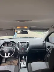 Kia Ceed 2011 Kia Ceed, 2011 года, 122 лс, 206057 км, АКПП еще транспортное средство марки KIA ED (CEED), 2011 года выпуска, VIN: XWEHC512BC0010292