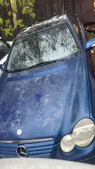 Mercedes-Benz C230K 2001 года, годные остатки. Автомобиль без госномера, 2001 год выпуска, первичный VIN WDBRN47J22A287545, вторичный VIN WDB2037451A311389, цвет синий. Имущество является вещественным доказательством по уголовному делу, обращено в доход государства. Документы и ключи отсутствуют…