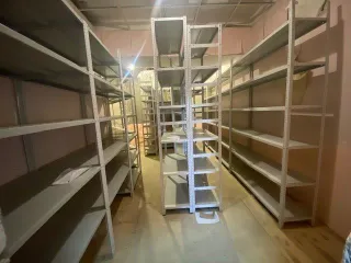 Нежилые помещения магазины общей площадью 269.9 кв.м., Республика Башкортостан, Нежилое помещение (магазин, этаж 1) - 96,3 кв. м, нежилое помещение (магазин, этаж 1) - 173,6 кв. м, адрес: Республика Башкортостан, г. Уфа, Демский р-н, ул. Левитана, д. 38, имущество (28 поз.), кадастровые номера…