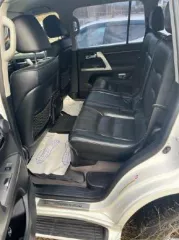 Легковой автомобиль Toyota Land Cruiser 200, VIN JTMCV05J104125596, 2013 г. в., цвет белый. Ознакомиться можно в дни приема заявок с 11:00 до 16:00, предварительно записавшись по тел. 89062274666 или email: bankrotim@yandex.ru