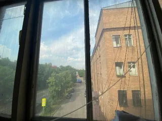 Помещение 105.7 кв. м, Московская область. Площадь 105,70 кв. м, номера на поэтажном плане: этаж 3, пом. 17, 26, 27, 54, 55. Адрес: Московская область, р-н Люберецкий, г Люберцы, пр-кт Октябрьский, д 211. Вход в объект аренды из помещения почтамта, при использовании помещения необходимо учитывать…