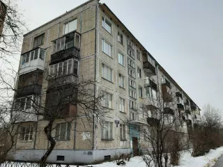 Квартира, состоящая из 3 (трех) жилых комнат, общая площадь 58,30 кв.м., 3 этаж, 5-этажного жилого дома, кадастровый номер: 78:14:0007646:10472. Назначение – жилое
Расположенная по адресу: г. Санкт-Петербург, ул. Бассейная, дом 83, литера А, квартира 29
Имущество обременено залогом АО «Банк…