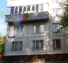 Квартира площадью 50,5 кв.м по адресу: г. Москва, бульвар Северный, д.19А, кв. 212, кадастровый номер 77:02:0008001:8203. Общая площадь: 50.5 кв.м. Имеются ограничения и обременения: арест, залог, запрет регистрационных действий. Вид жилого помещения: квартира.