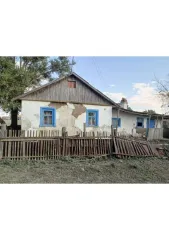 Дом 71,2 кв.м и земельный участок 816 кв.м, Саратовская область, Александрово-Гайский район. Жилое здание, площадь: 71,2 кв.м., кадастровый номер: 64:01:070201:43 и земельный участок, площадь: 816 кв.м., категория земель: Земли населенных пунктов, разрешенное использование: Для ведения личного…