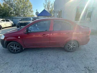 Chevrolet Aveo 2011 года, седан, 101 л.с., пробег 167439 км. Госномер Х779УТ86, цвет красный, VIN XUUSF69W9B0007660, ПТС 86 РТ 916922, СТС 99 76 822033. Требуется замена стоек.