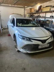 Toyota Camry, 2020 года, 181 лс, 133542 км, АКПП, VIN: XW7BF3HK10S173182, гос. номер Р597КЕ05, цвет белый, тип автотранспортного средства: Легковой, пробег (км): 133542, рабочий объем двигателя, куб. см.: 2494, мощность двигателя (л.с.): 181. Битый. Был удар сзади (есть возможность предоставить…