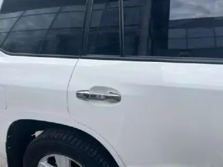 Автомобиль Toyota Land Cruiser 200, VIN JTMCV05J104125596, 2013 г. в., цвет белый. Ознакомиться с предметом возможно в дни приема заявок с 11:00 по 16:00, предварительно записавшись по телефону 89062274666 или email: bankrotim@yandex.ru