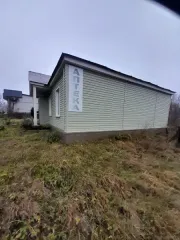 Здание аптеки 115.6 кв.м и земельный участок 1559 кв.м, Орловская область. Здание аптеки № 21, назначение: нежилое, общая площадь 115,6 кв.м, кадастровый номер 57:08:0050219:38, адрес (местонахождение): Орловская область, Троснянский район, с. Тросна, ул. Московская, д. 37. Обременений на объект не…