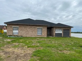 Земельный участок 1081 кв.м, Омская область. Имущественный комплекс, состоящий из: Земельного участка, кадастровый номер: 55:20:220101:7365; виды разрешенного использования объекта недвижимости: индивидуальное жилищное строительство; адрес: Омская область, р-н Омский, с Троицкое, ул. О. Кошевого…